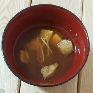 えのき・木綿豆腐・油揚げの味噌汁（赤みそ）